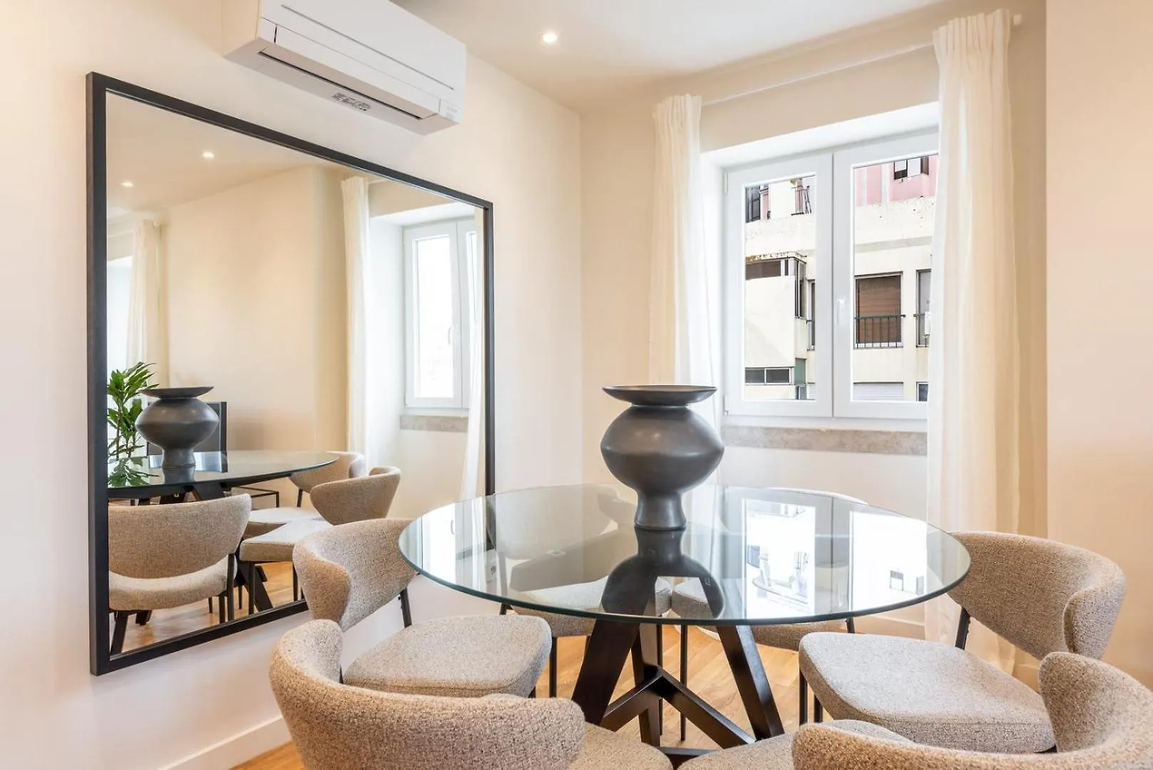 Guestready - Elegant Getaway In Estrela Apartment Lisbon Portugal