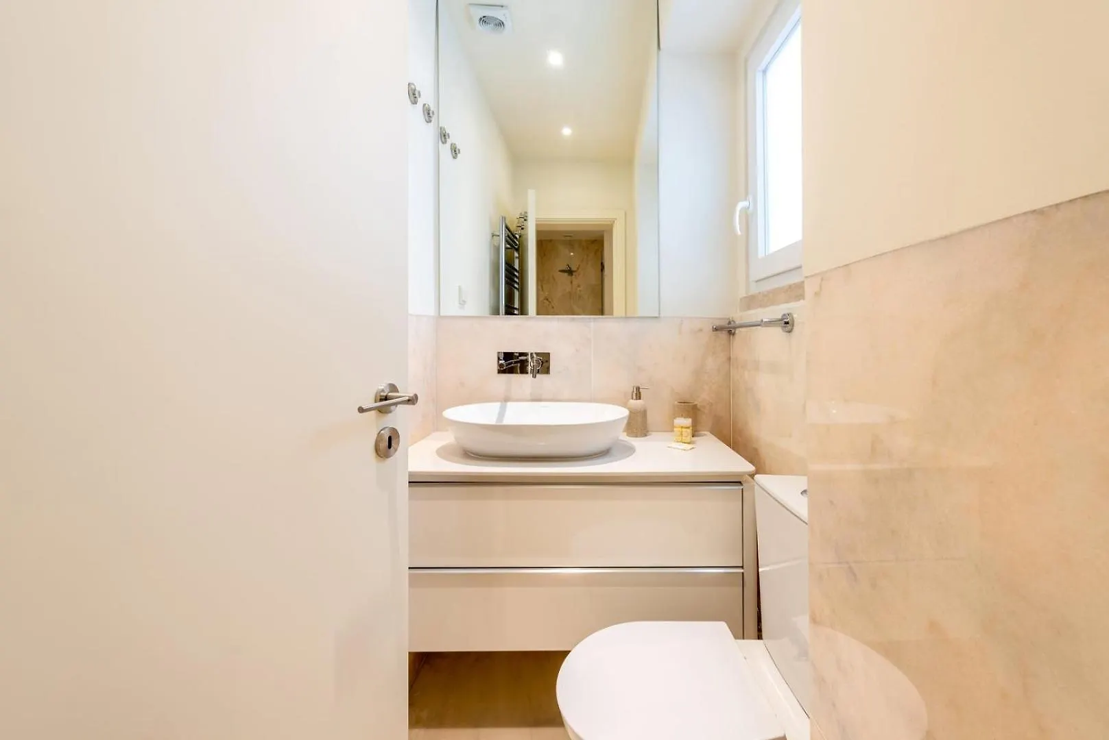 Guestready - Elegant Getaway In Estrela Apartment Lisbon 0*,  Portugal