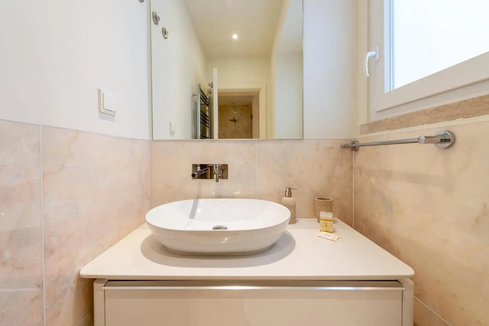 Guestready - Elegant Getaway In Estrela Apartment Lisbon